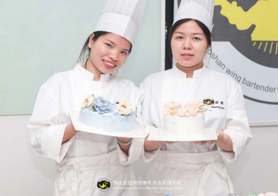 如何開(kāi)一家小型蛋糕店？/生日蛋糕培訓(xùn)學(xué)校