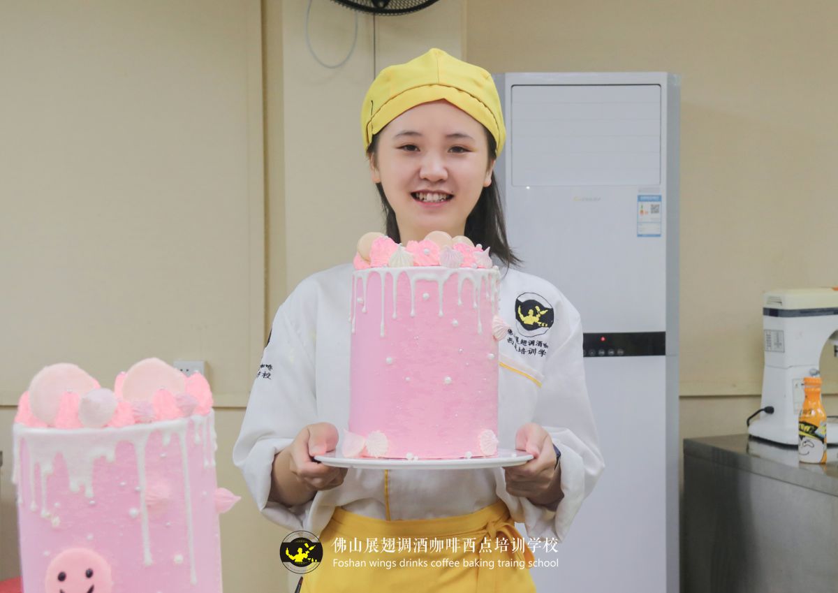 烘焙學徒與學校的區(qū)別